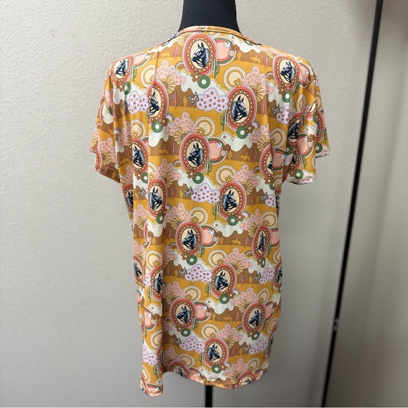 Lucky & Blessed Plus Women's Western Print Short Sleeve Ruched Top. Size 3X. - Picture 4 of 7